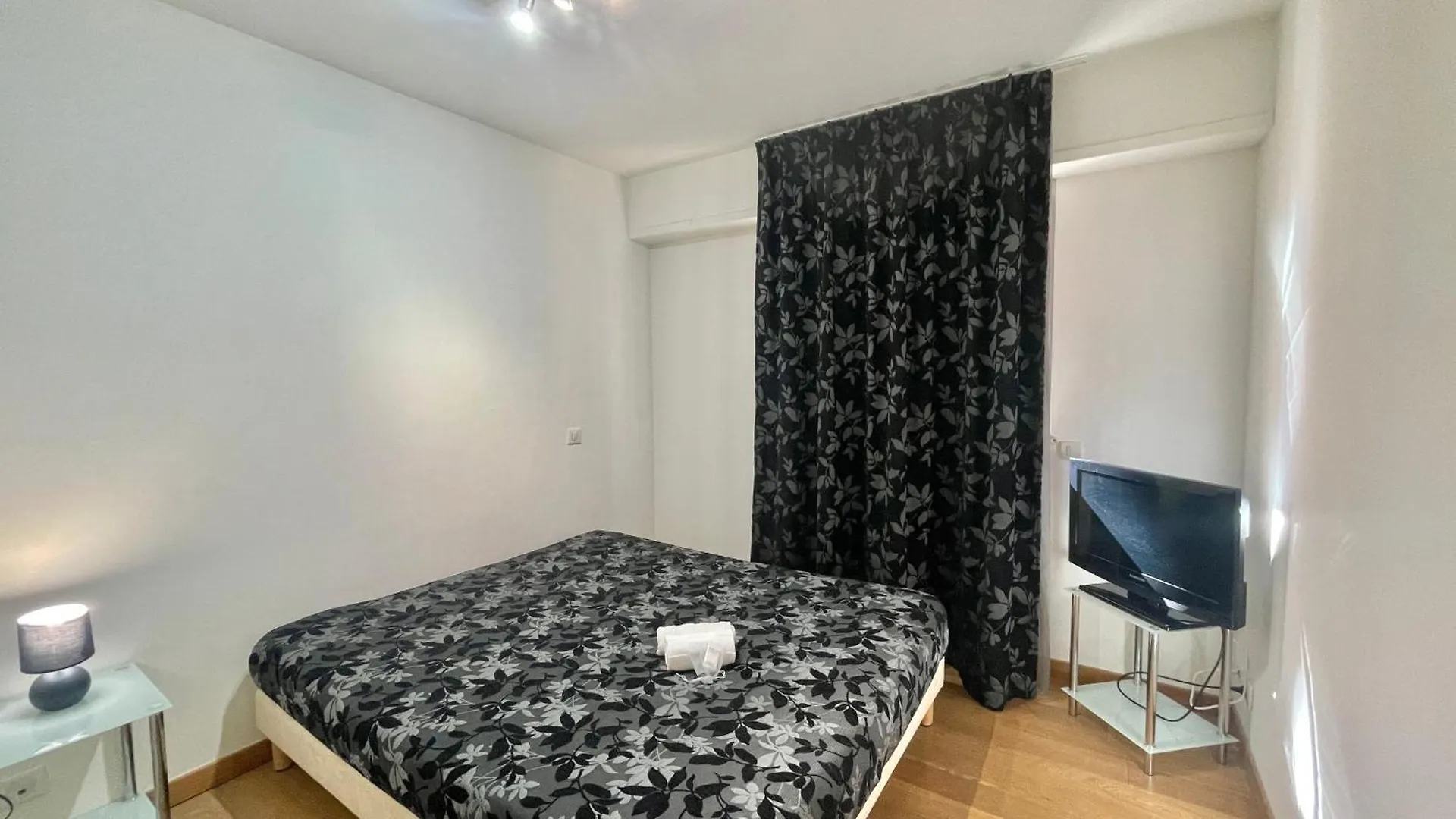 Le Vieux Port Apartments Cannes 0*,  Franciaország